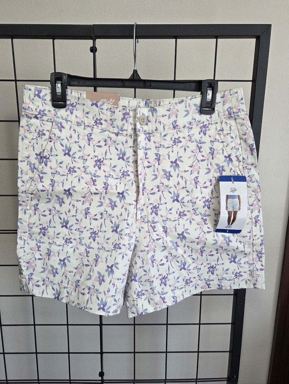 NWT Women's Chino Shorts, White Floral Pattern, Elasticated Waistband